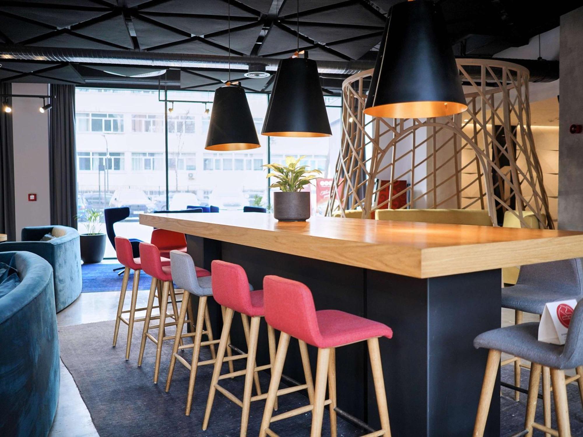 Novotel Bishkek City Center Zewnętrze zdjęcie