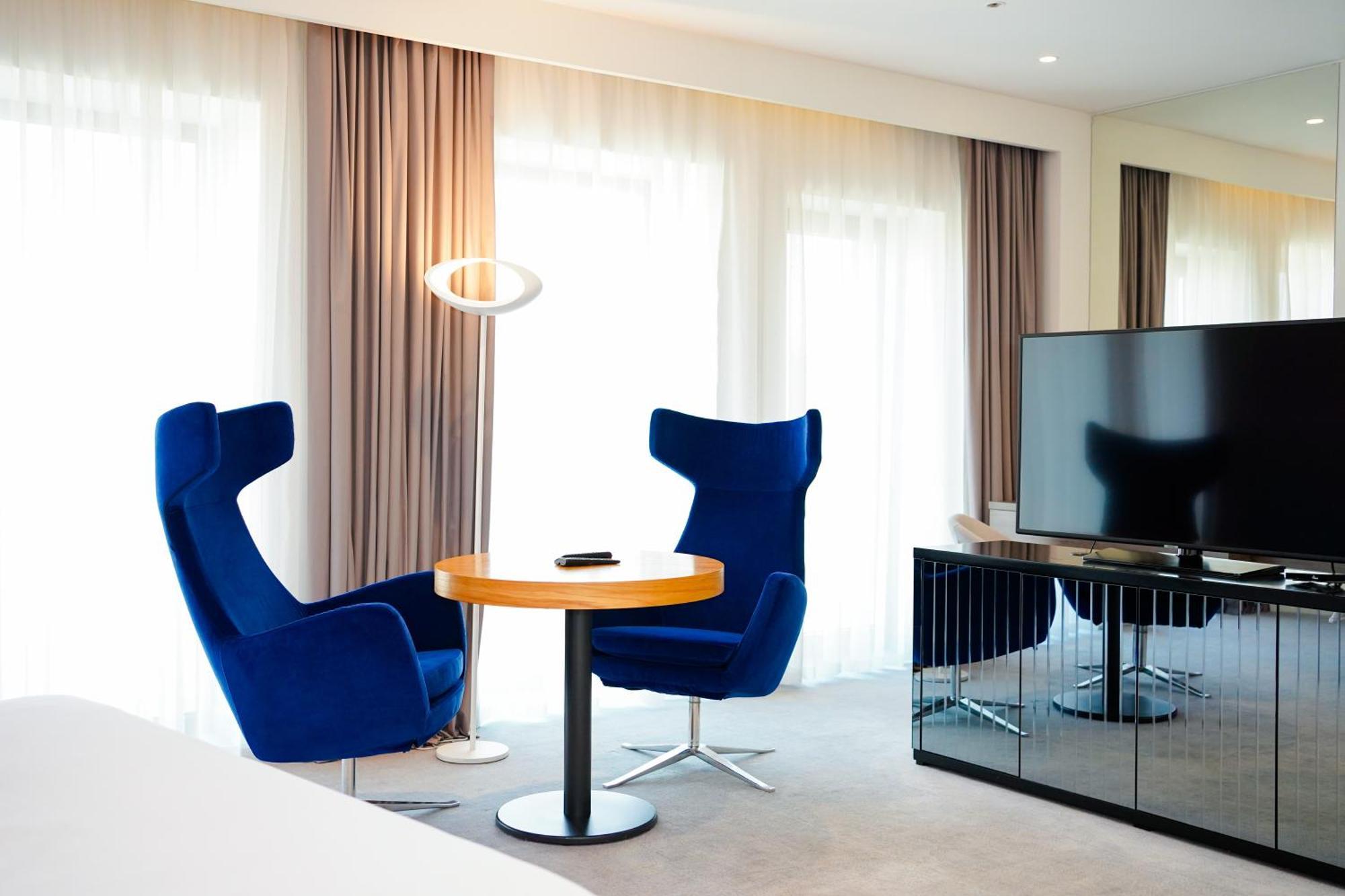 Novotel Bishkek City Center Zewnętrze zdjęcie