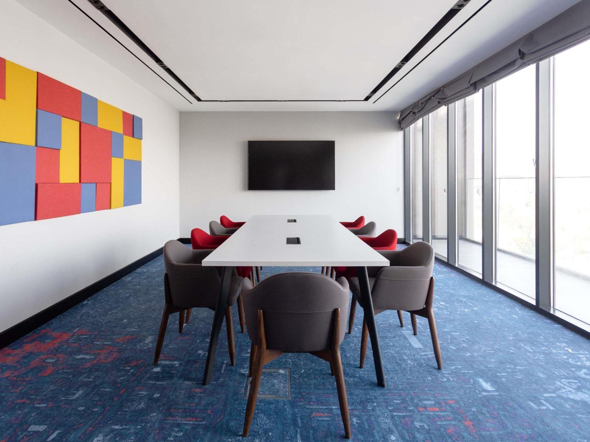 Novotel Bishkek City Center Zewnętrze zdjęcie